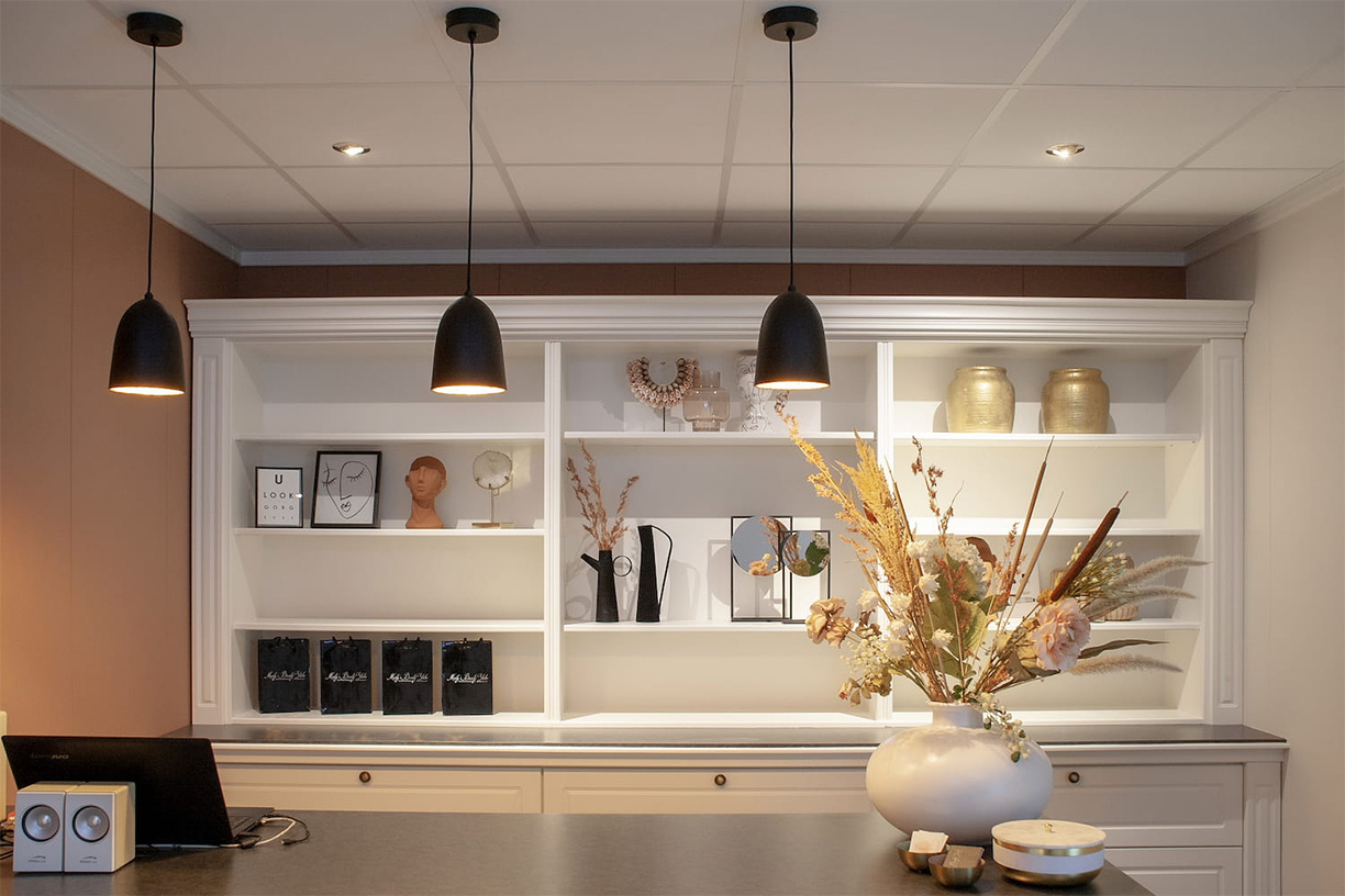 Sfeervolle balie in Marly's Beauty Studio Helmond